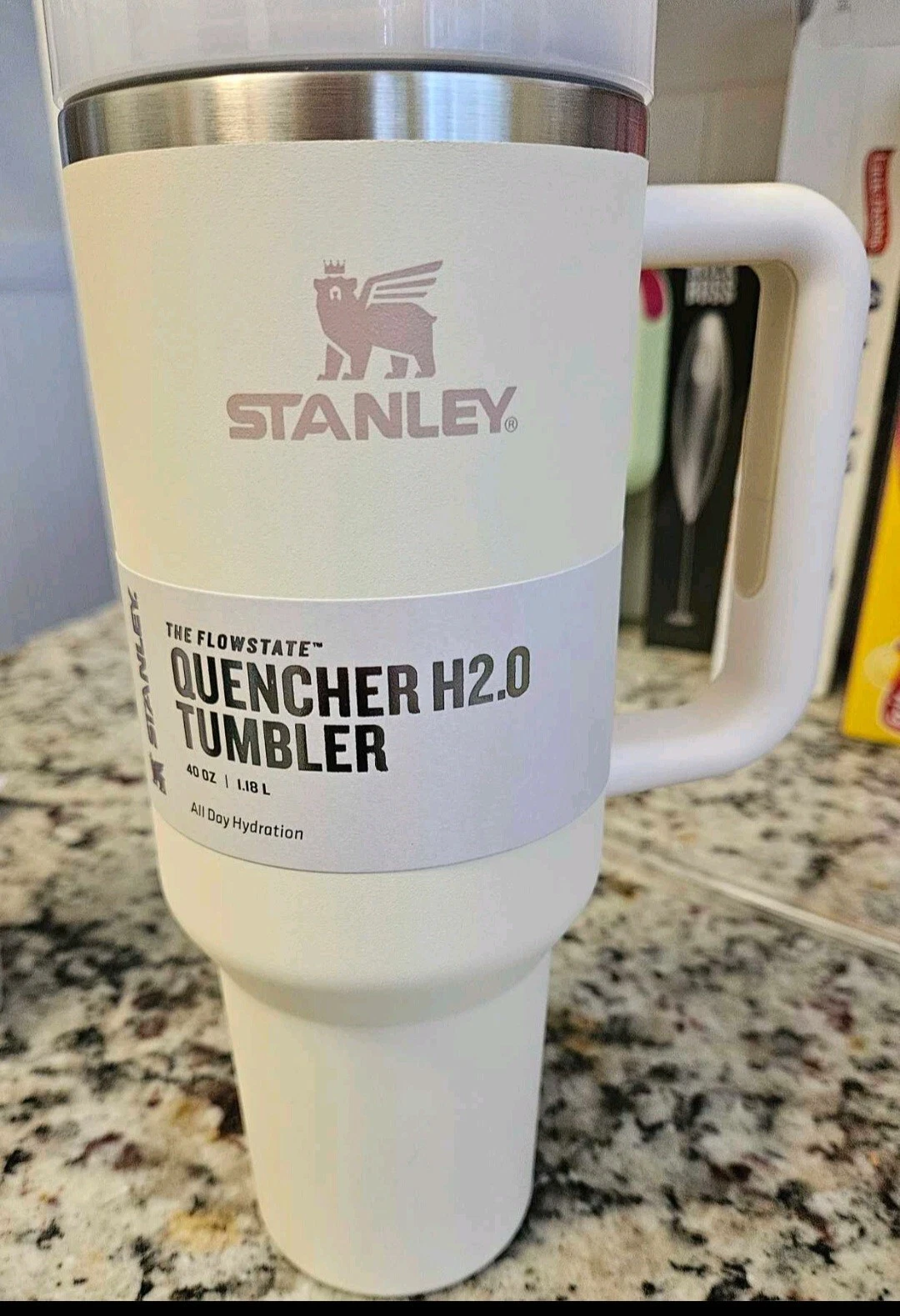 s-l1600 (58) NWT STANLEY CUP QUENCHER H2.0 TUMBLER-CREAM CAMELIA-40 OZ - Image 1