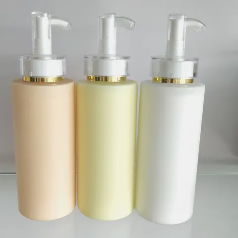 OEM-ODM-lemon-papaya-whitening-lotion-bleaching.jpg_480x480.webp OEM/ODM lemon+papaya+whitening lotion, bleaching, moisturizing, brightening skin, removing sunburn and dark spots - Image 1