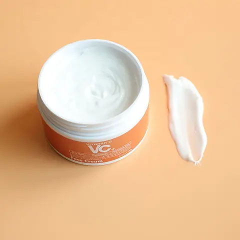 Professional-Private-Label-Organic-Vitamin-C-Anti.jpg_480x480.webp Professional Organic Vitamin C Anti Dark Spot Aging Wrinkle Lotion Face Skin Whitening Cream - Image 1